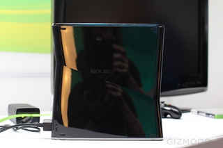 Illustration for article titled The New Xbox 360 in Person: So Glossy It Hurts